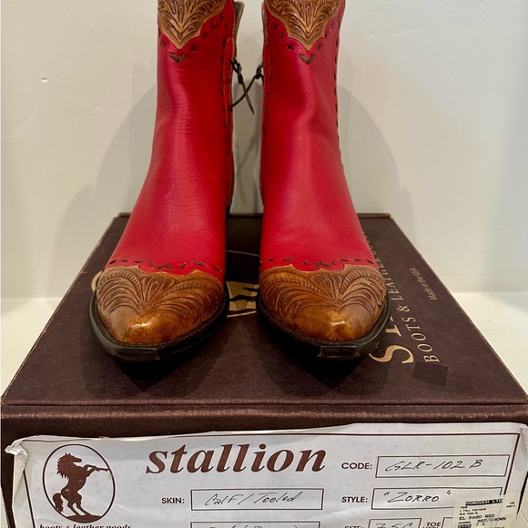 Stallion Boots “Zorro” In El Paso Red Leather with Cognac Tooled Accents. - Picture 6 of 7